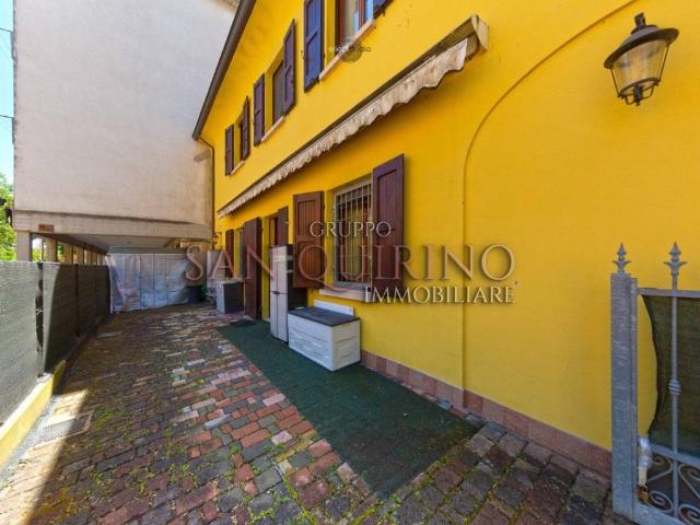 Villa Indipendente in vendita a Pianura Reggiana, Re