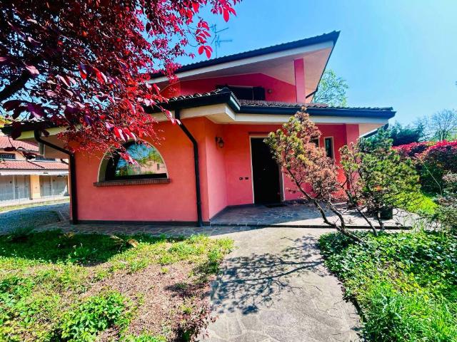 Villa Indipendente in vendita a Pianura Reggiana, Re