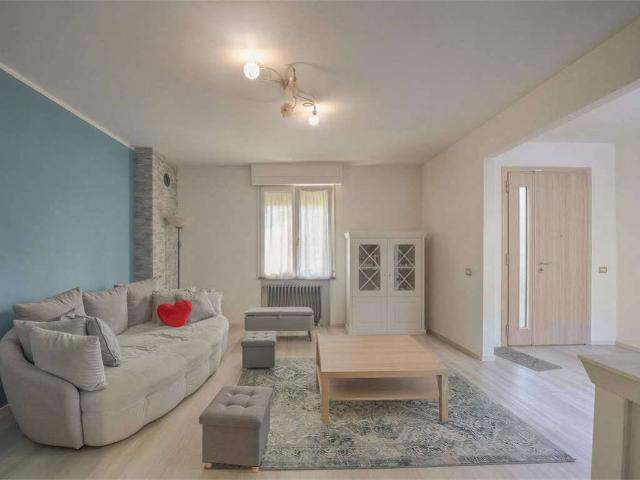 Villa Indipendente in vendita a Pianura Reggiana, Re