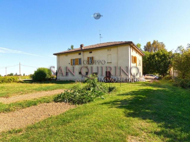 Villa Indipendente in vendita a Pianura Reggiana, Re