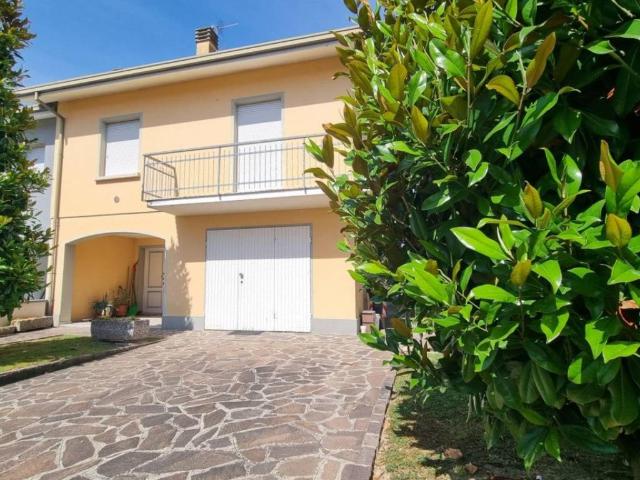Villa Indipendente in vendita a Pianura Reggiana, Re