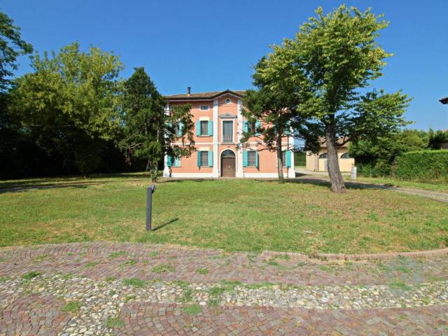 Villa Indipendente in vendita a Pianura Reggiana, Re