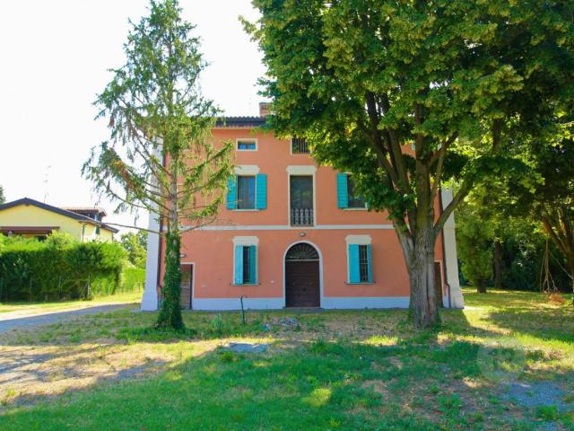 Villa Indipendente in vendita a Pianura Reggiana, Re
