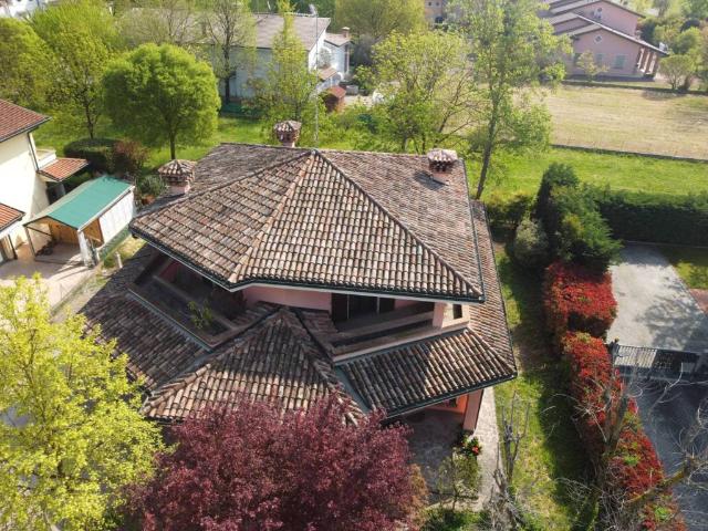 Villa Indipendente in vendita a Pianura Reggiana, Re