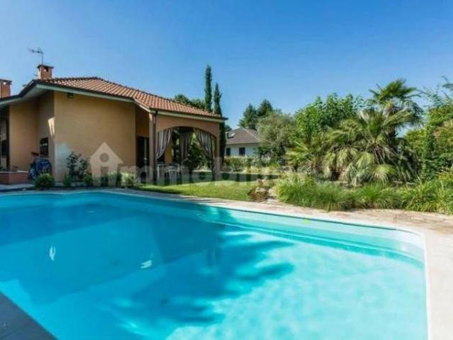 Villa Indipendente in vendita a Camparada, Lombardia
