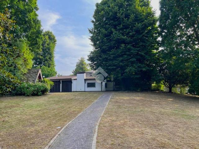 Villa Indipendente in vendita a Camparada, Lombardia