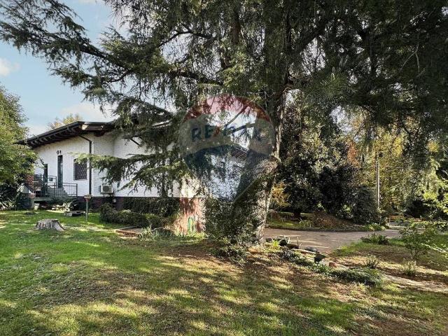 Villa Indipendente in vendita a Camparada, Lombardia
