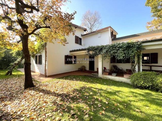 Villa Indipendente in vendita a Camparada, Lombardia