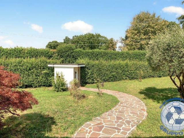 Villa Indipendente in vendita a Camparada, Lombardia