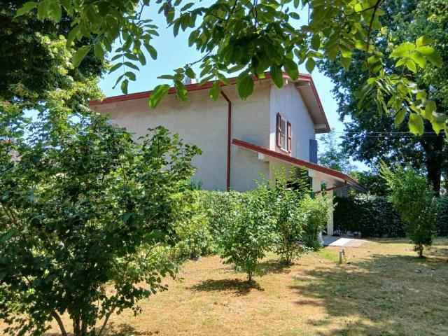 Villa Indipendente in vendita a Val d’Enza, Re