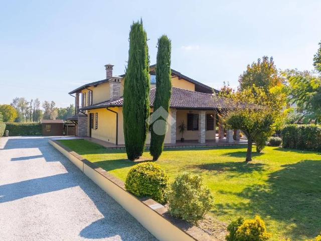 Villa Indipendente in vendita a Val d’Enza, Re