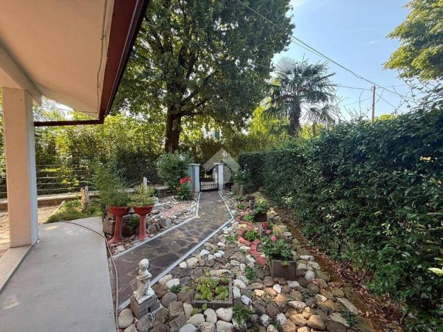 Villa Indipendente in vendita a Val d’Enza, Re