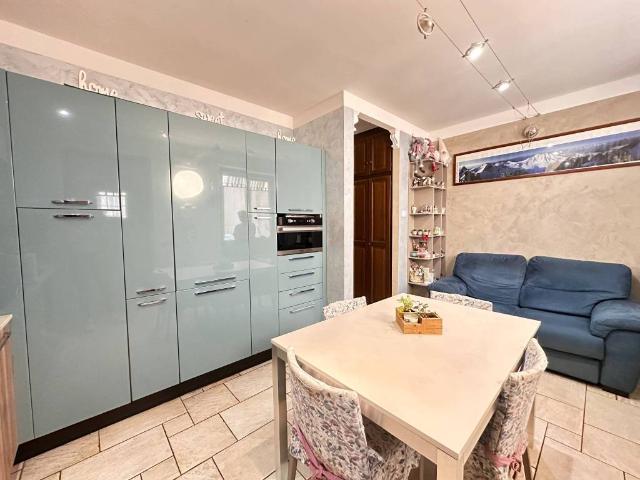 Villa Indipendente in vendita a Piemonte, Vercelli
