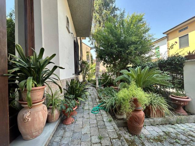 Villa Indipendente in vendita a Fornello, Campi Bisenzio