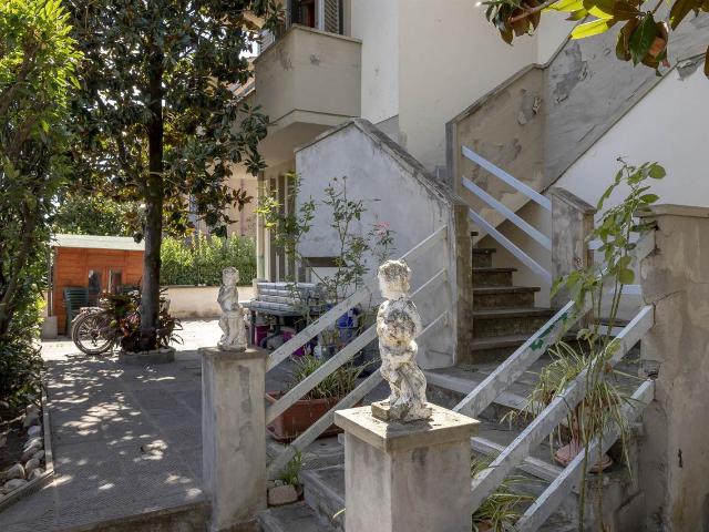 Villa Indipendente in vendita a Campi Bisenzio, Toscana