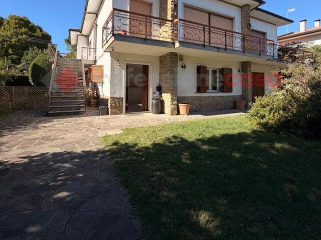 Villa Indipendente in vendita a Prataccio, Campi Bisenzio