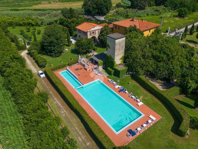 Villa Indipendente in vendita a Campi Bisenzio, Toscana