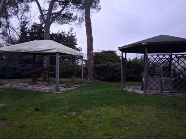 Villa Indipendente in vendita a Campi Bisenzio, Toscana