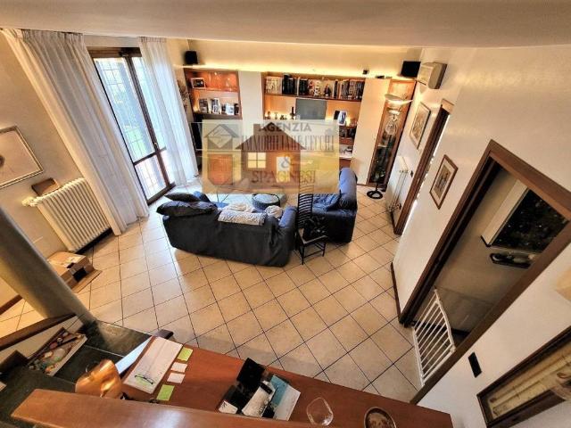 Villa Indipendente in vendita a La Villa, Campi Bisenzio