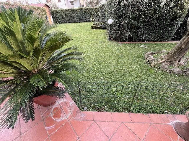 Villa Indipendente in vendita a Campi Bisenzio, Toscana