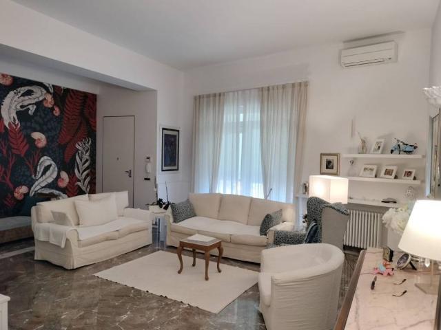 Villa Indipendente in vendita a San Donnino, Campi Bisenzio