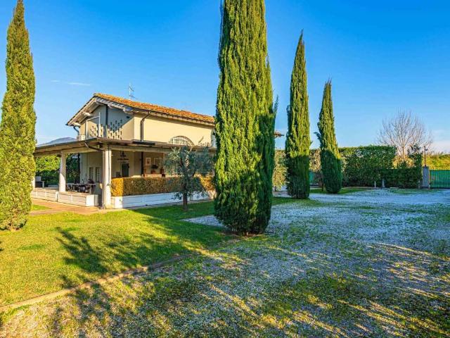 Villa Indipendente in vendita a Fornello, Campi Bisenzio