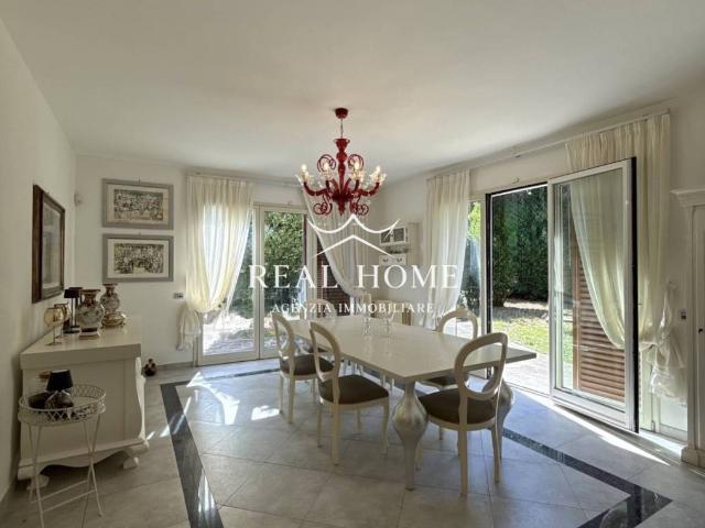 Villa Indipendente in vendita a Santa Maria, Campi Bisenzio