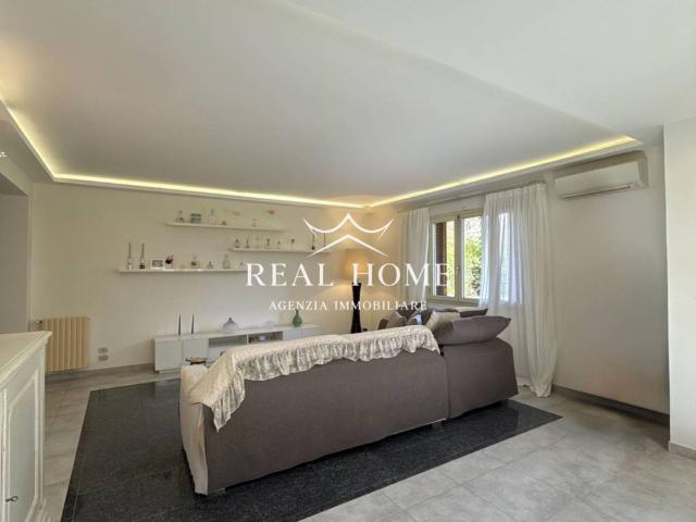 Villa Indipendente in vendita a Santa Maria, Campi Bisenzio