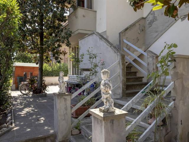 Villa Indipendente in vendita a Campi Bisenzio, Toscana