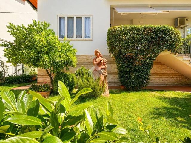 Villa Indipendente in vendita a Campi Bisenzio, Toscana