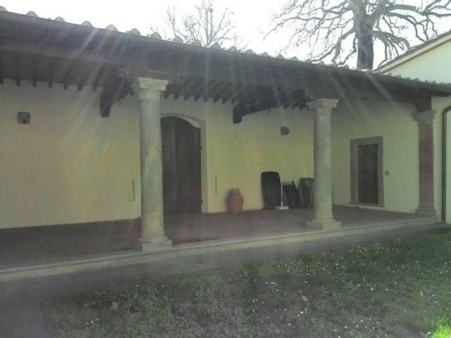 Villa Indipendente in vendita a Capalle, Campi Bisenzio