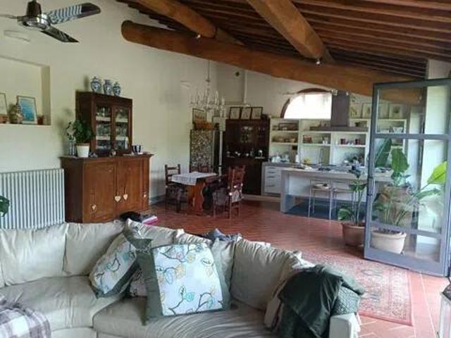 Villa Indipendente in vendita a Capalle, Campi Bisenzio
