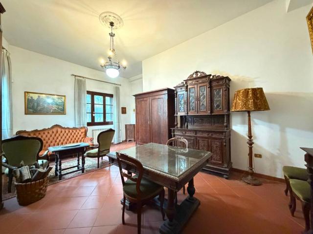 Villa Indipendente in vendita a San Donnino, Campi Bisenzio