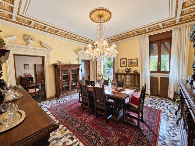 Villa Indipendente in vendita a Maccione, Campi Bisenzio