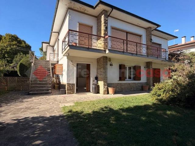 Villa Indipendente in vendita a Prataccio, Campi Bisenzio