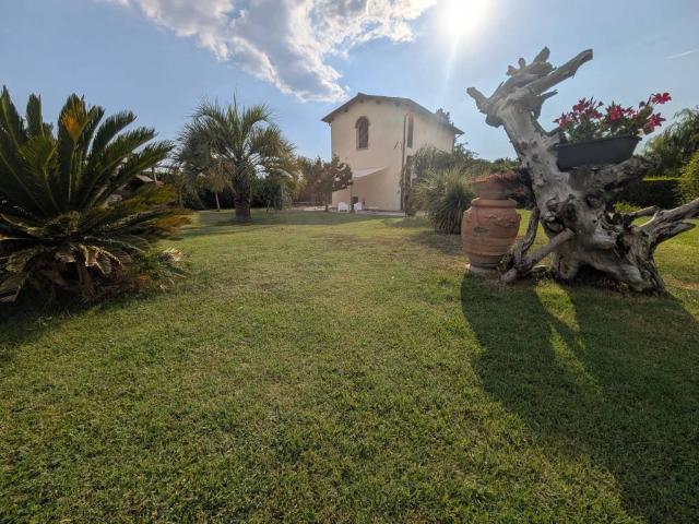 Villa Indipendente in vendita a Fornello, Campi Bisenzio