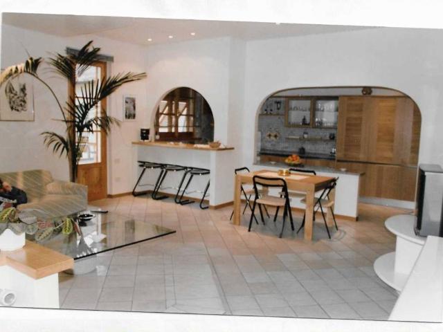 Villa Indipendente in vendita a San Donnino, Campi Bisenzio
