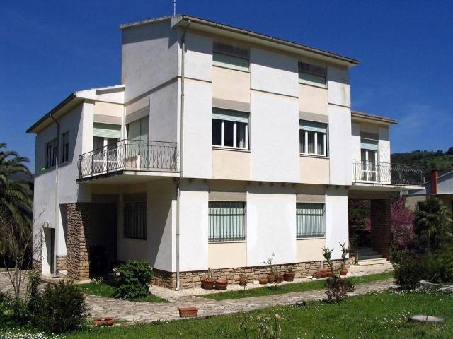 Villa Indipendente in vendita a Campiglia Marittima, Toscana