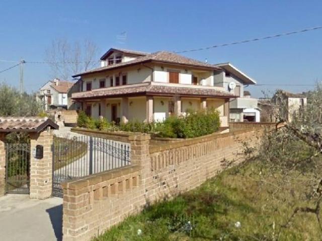 Villa Indipendente in vendita a Campli, Abruzzo