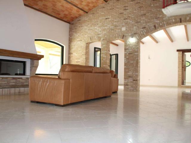 Villa Indipendente in vendita a Campli, Abruzzo
