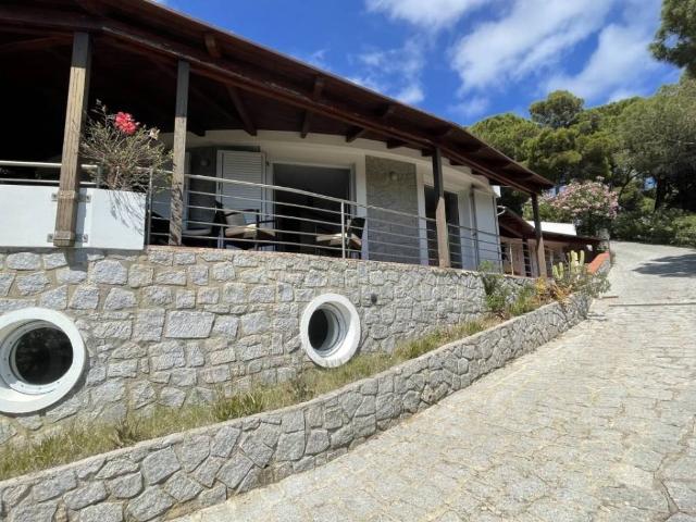 Villa Indipendente in vendita a Campo nell'Elba, Colle Di Palombaia
