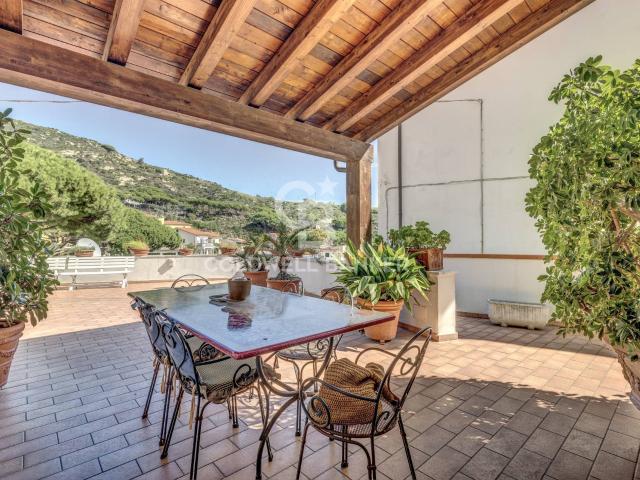 Villa Indipendente in vendita a Campo nell'Elba, Seccheto