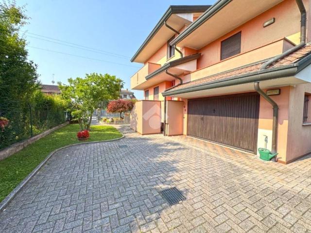 Villa Indipendente in vendita a Campo San Martino, Veneto