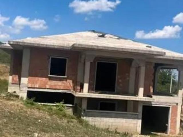 Villa Indipendente in vendita a Campobasso, Molise