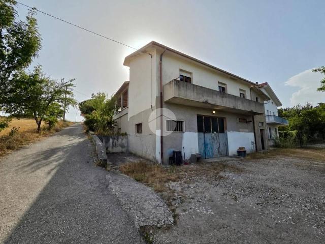 Villa Indipendente in vendita a Campobasso, Molise