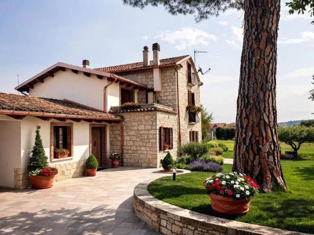 Villa Indipendente in vendita a San Giovanni, Campobasso