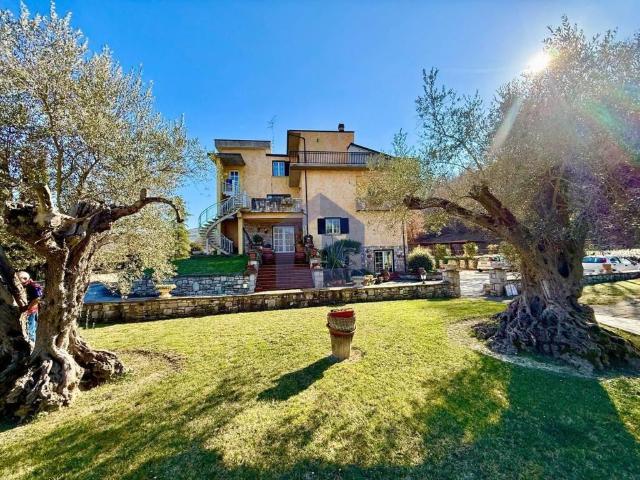 Villa Indipendente in vendita a Campobasso, Molise