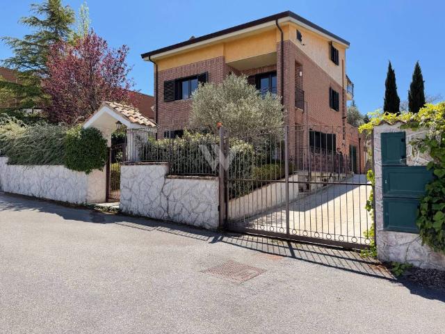 Villa Indipendente in vendita a Campobasso, Molise