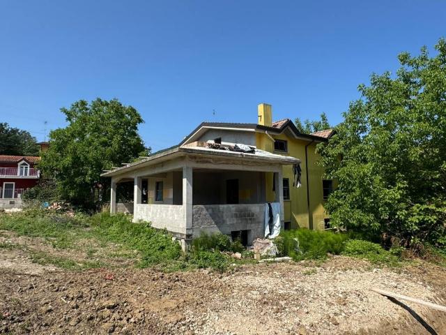 Villa Indipendente in vendita a Campobasso, Molise