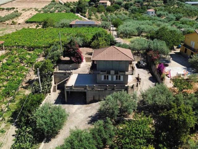 Villa Indipendente in vendita a Campobello Di Licata, Sicilia